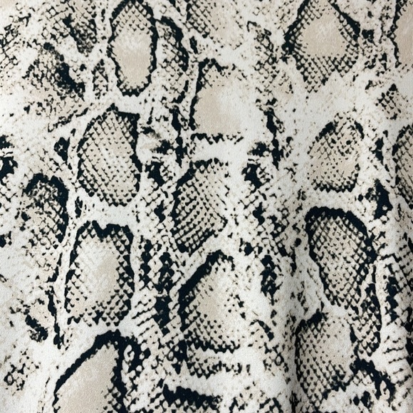 Joseph Ribkoff Python Snake Print Dress in Ivory/Beige/Black size 10 - Picture 13 of 16